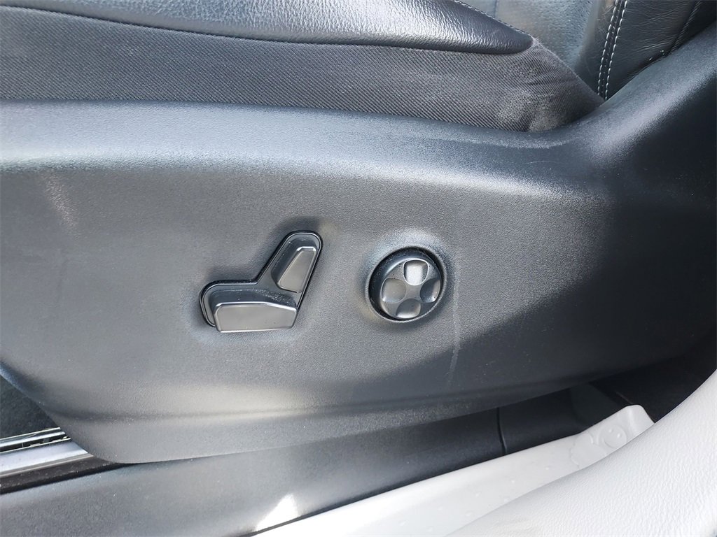 Used 2022 Chrysler Pacifica Touring-L image 18