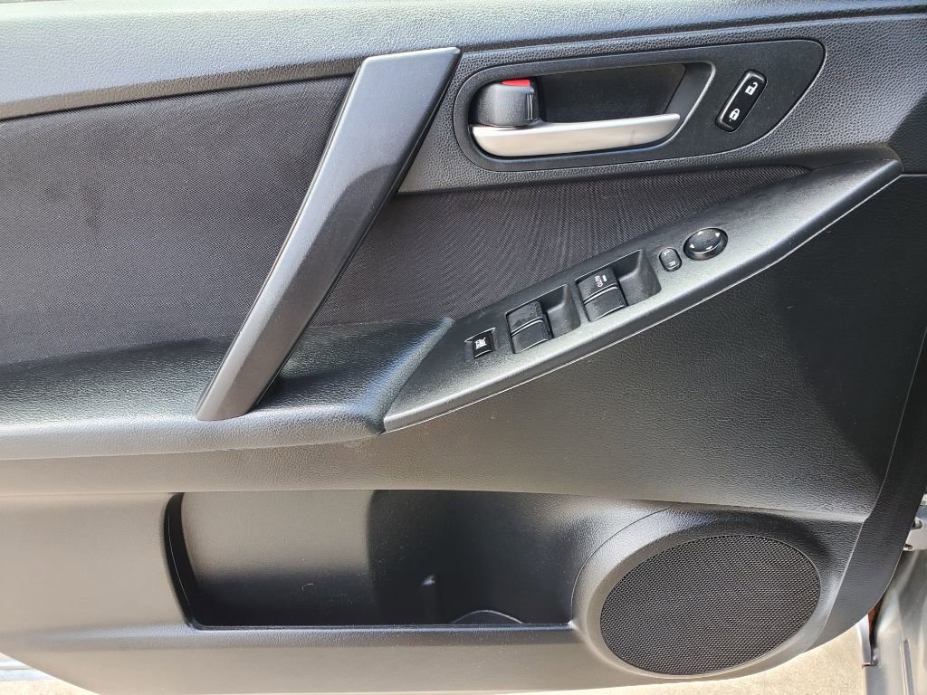 Used 2013 MAZDA MAZDA3 i Touring FWD image 14