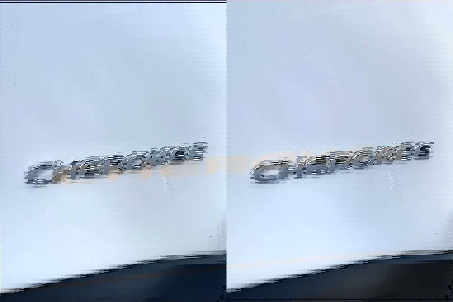 Used 2020 Jeep Cherokee Latitude FWD image 10