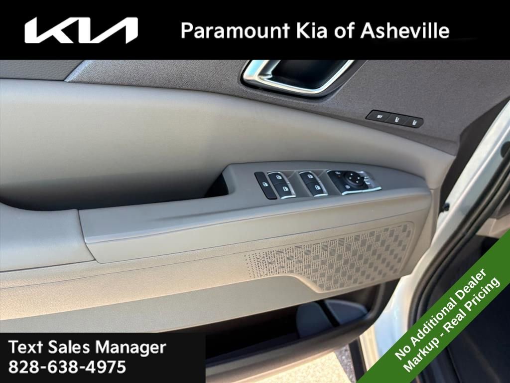 New 2026 Kia Carnival EX image 25