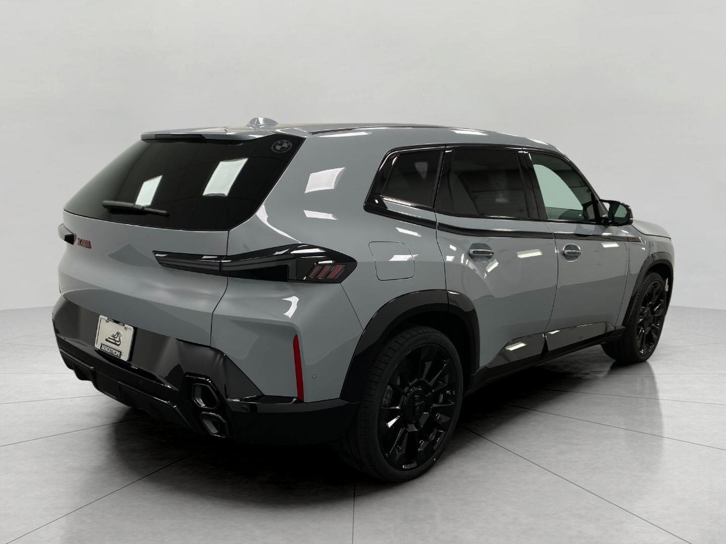 New 2026 BMW XM Label Red image 3