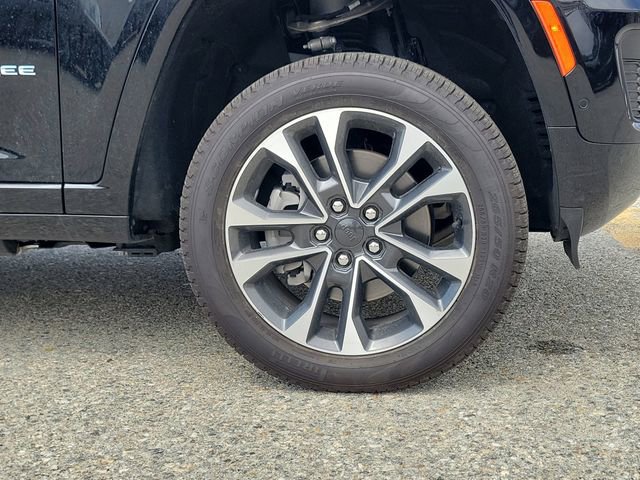 Used 2023 Jeep Grand Cherokee Overland w/ Advanced Protech Group III image 5