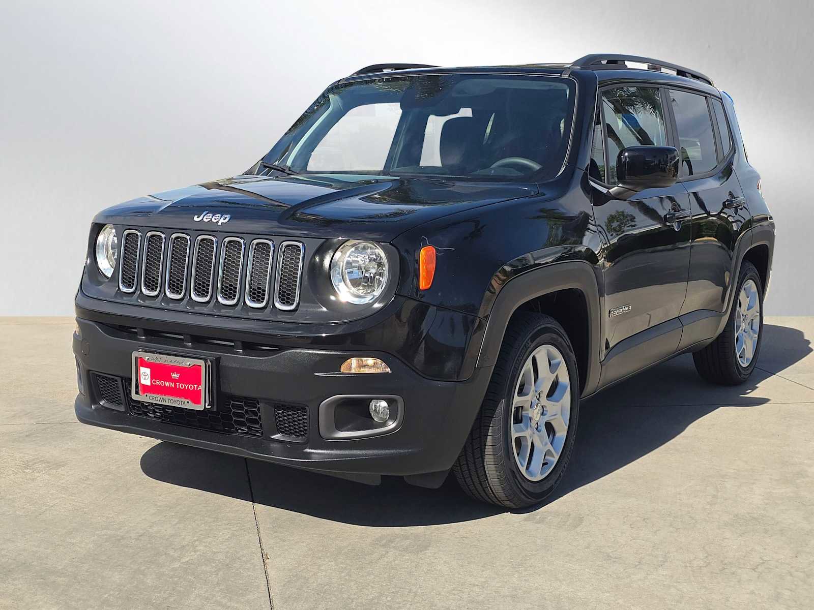 Used 2018 Jeep Renegade Latitude w/ UConnect 8.4 Nav Group image 7
