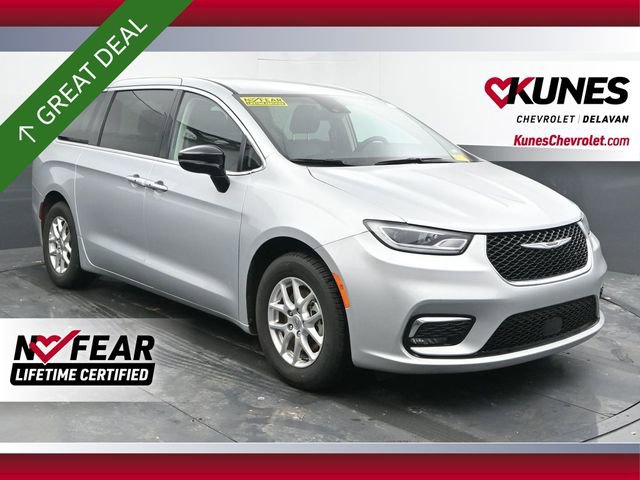 Used 2024 Chrysler Pacifica Touring-L image 1