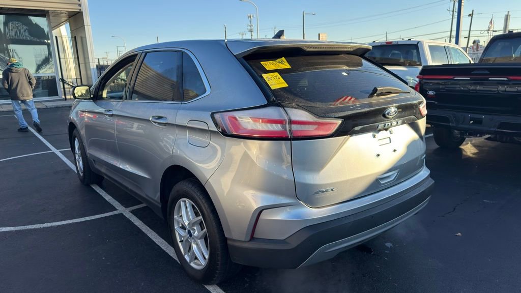 Used 2022 Ford Edge SEL w/ Convenience Package image 5
