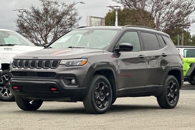 Used 2023 Jeep Compass Trailhawk image 8