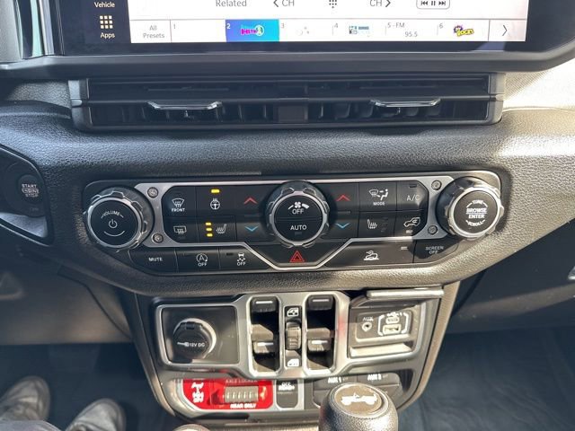 Used 2024 Jeep Wrangler Unlimited Sport AWD/4WD image 32