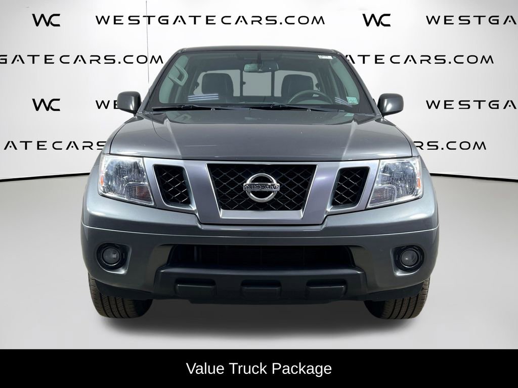 Used 2020 Nissan Frontier SV image 2