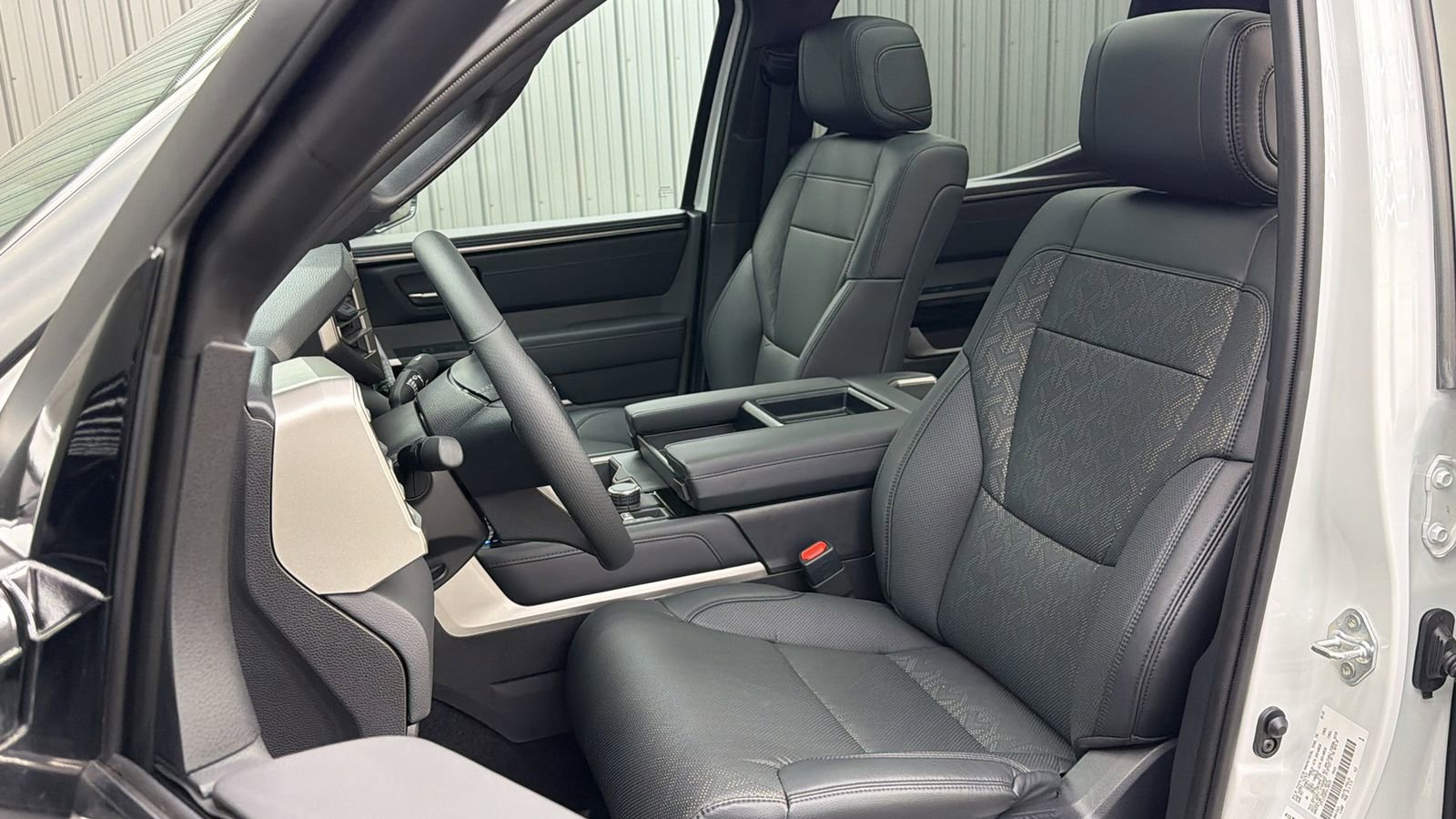 Used 2025 Toyota Tundra Limited image 31