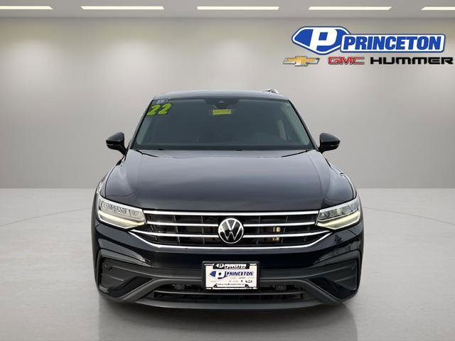 Used 2022 Volkswagen Tiguan SE image 2