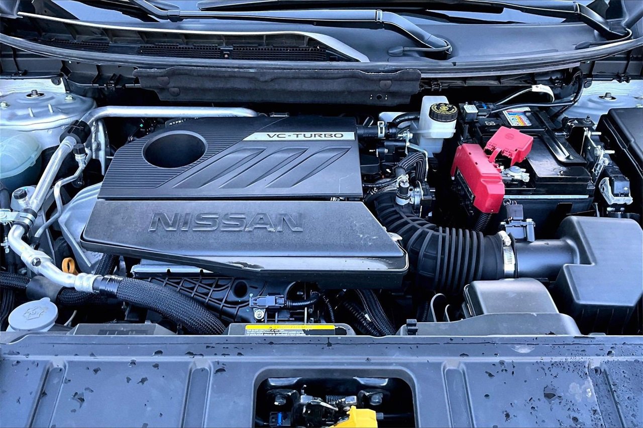 Used 2024 Nissan Rogue SV image 33