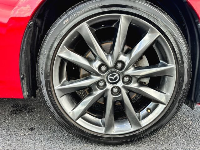 Used 2018 MAZDA MAZDA3 Grand Touring w/ Premium Equipment Package FWD image 9