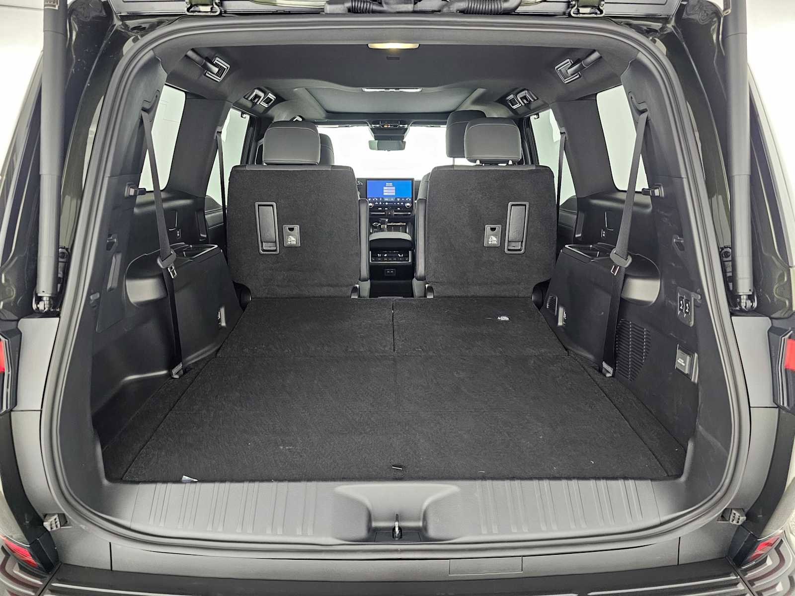 Used 2025 Lexus GX 550 w/ Accessory Package (31) image 16