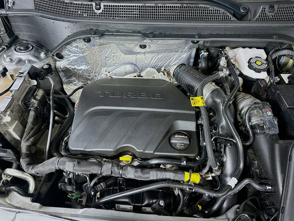 Used 2025 Chevrolet Trax LT w/ LT Convenience Package FWD image 9