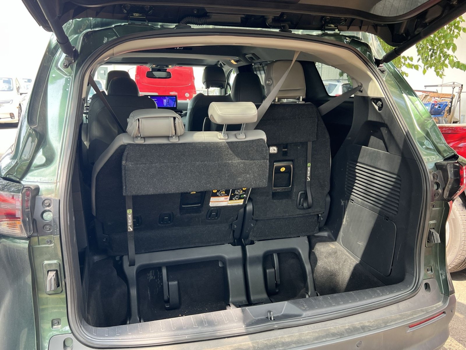 Used 2025 Toyota Sienna XLE AWD/4WD image 25