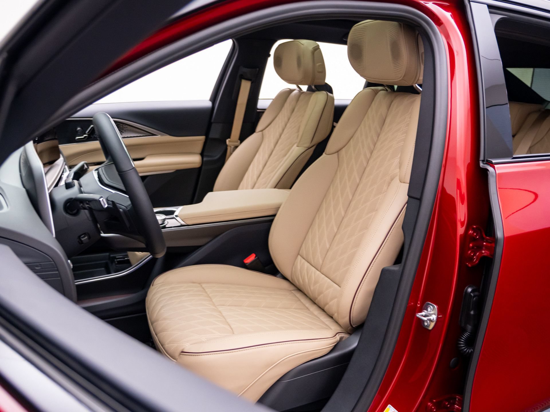 New 2026 Cadillac Lyriq Signature Sport w/ Nappa Leather Package AWD/4WD image 17