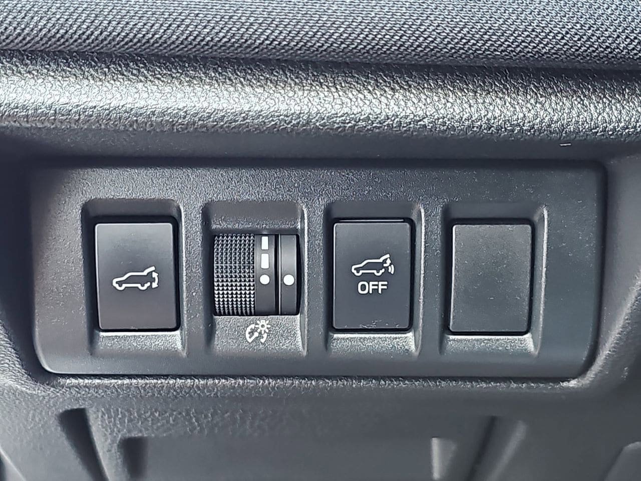 Certified 2025 Subaru Outback Premium image 30