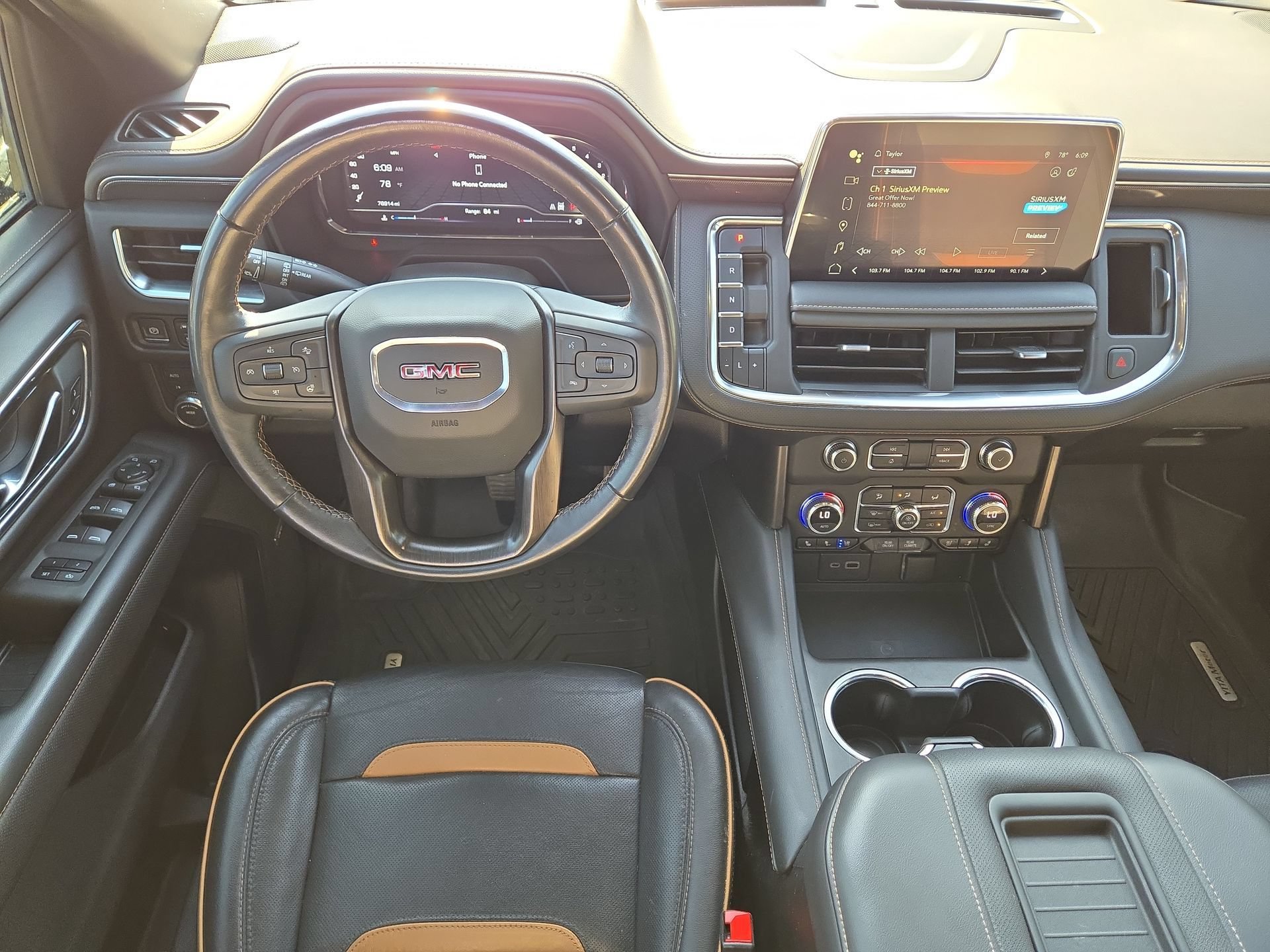 Used 2023 GMC Yukon AT4 w/ Technology Package AWD/4WD image 14