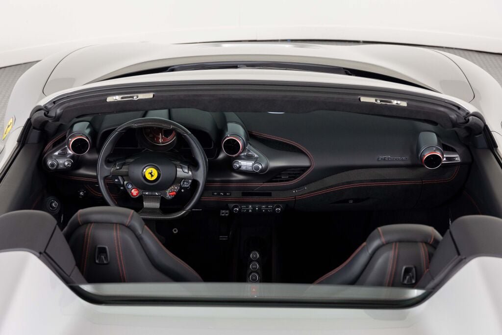 Used 2022 Ferrari F8 Tributo RWD image 41