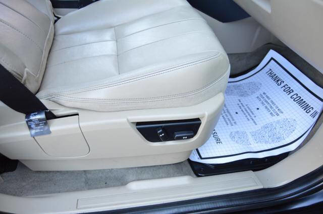 Used 2013 Land Rover LR2 HSE image 32