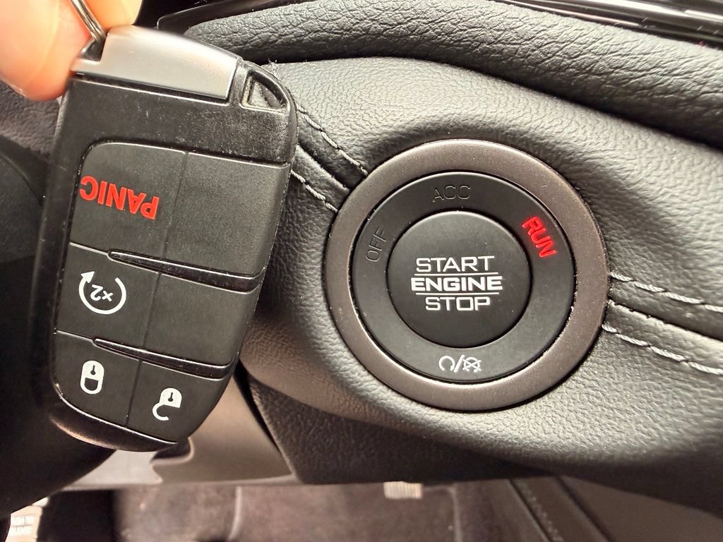 Used 2022 Dodge Durango SXT AWD/4WD image 30