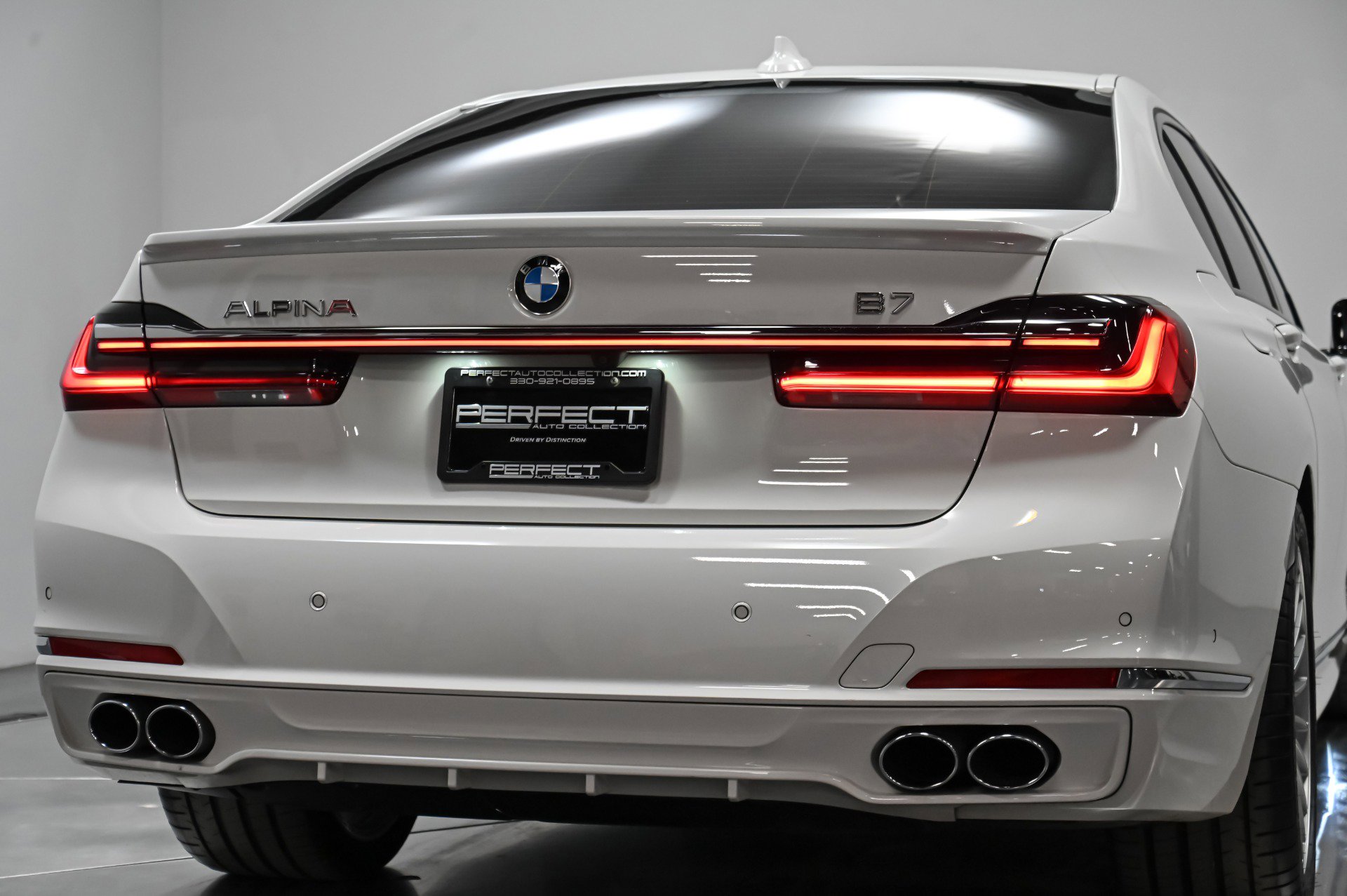 Used 2022 BMW ALPINA B7 xDrive w/ Luxury Rear Seating Package image 65