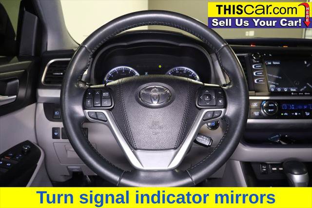 Used 2019 Toyota Highlander XLE FWD image 21
