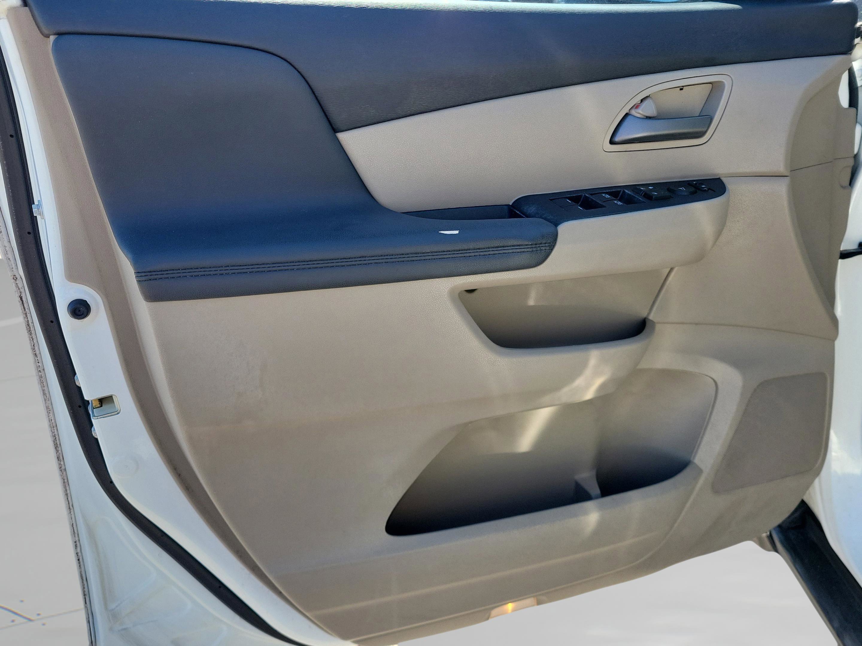 Used 2012 Honda Odyssey EX-L image 19