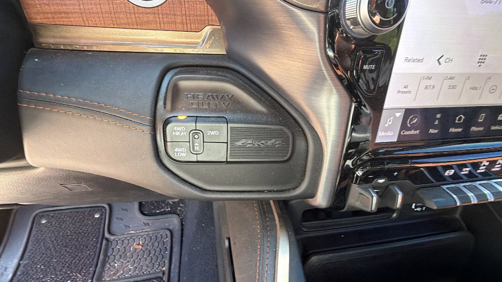 Used 2022 RAM 3500 Limited image 30