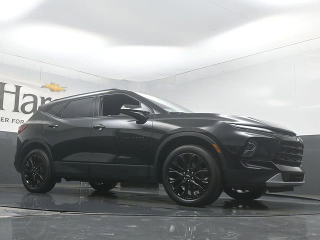 Used 2024 Chevrolet Blazer LT w/ LPO, Black Grille Bar Package image 2