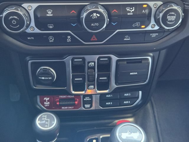 Used 2025 Jeep Wrangler Unlimited Rubicon AWD/4WD image 17