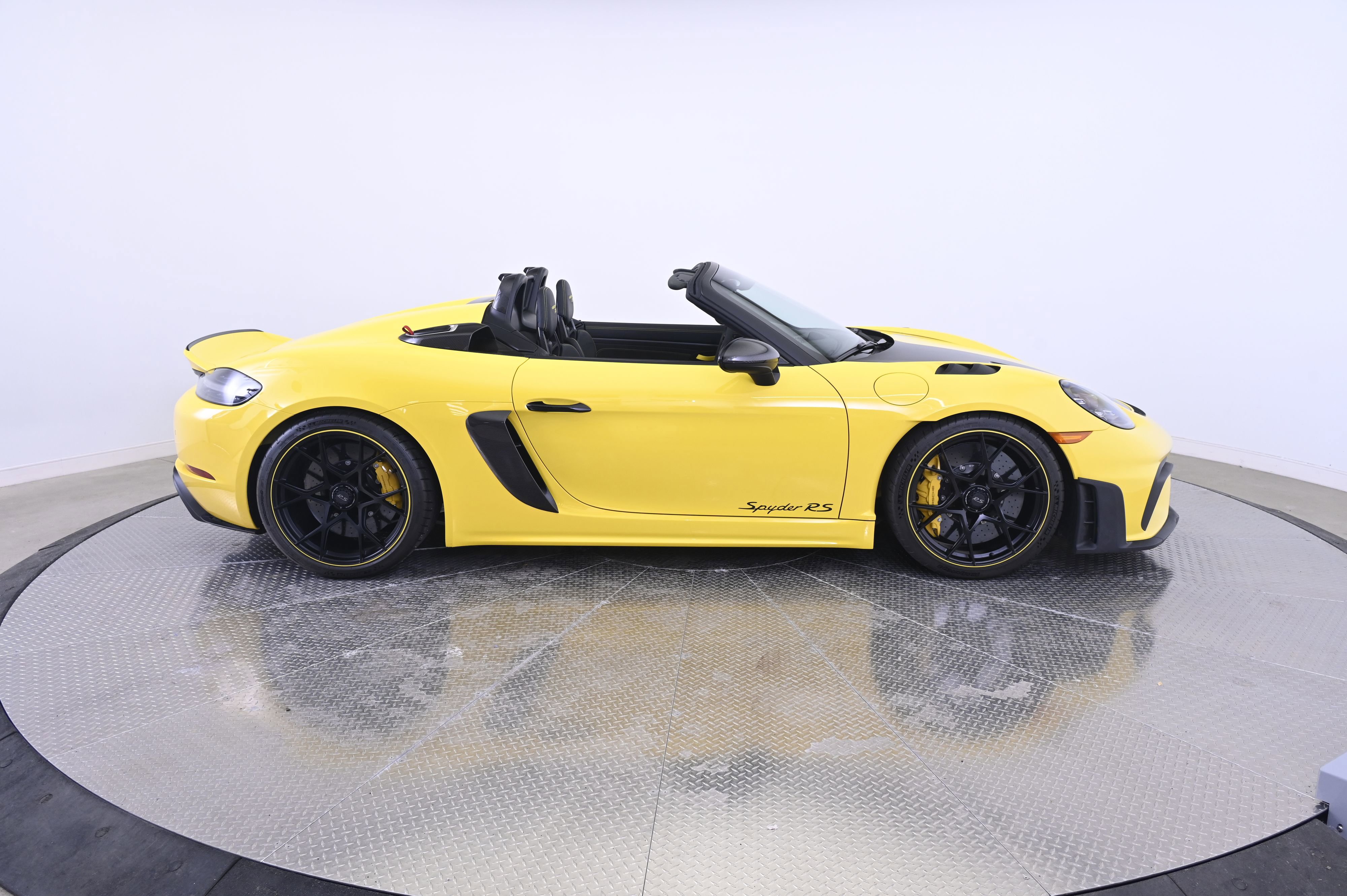 Certified 2025 Porsche 718 Boxster Spyder RS RWD image 8