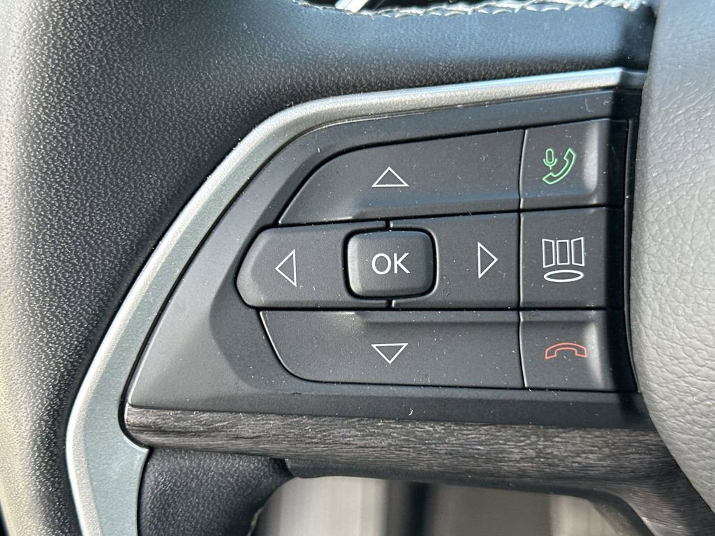 Used 2023 Jeep Grand Cherokee L Limited w/ Luxury Tech Group II image 28