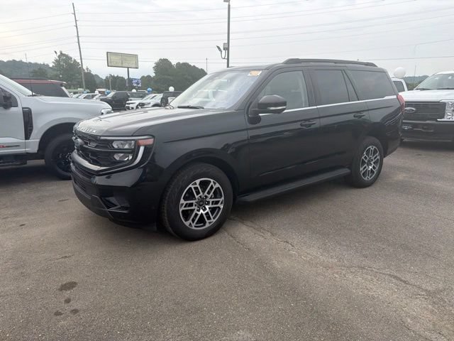 Used 2025 Ford Expedition Active AWD/4WD image 12
