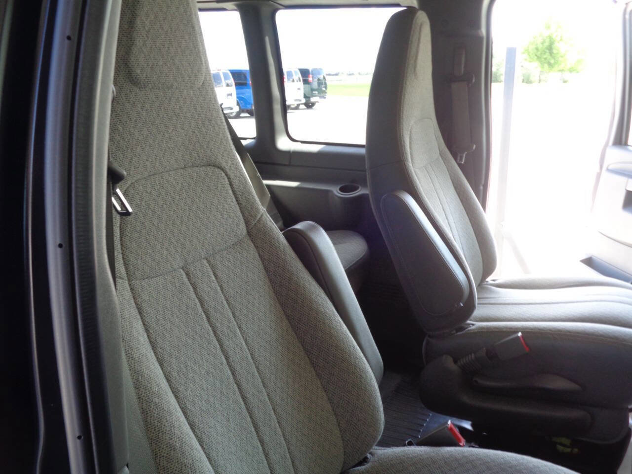 Used 2018 Chevrolet Express 2500 LS w/ Driver Convenience Package RWD image 38