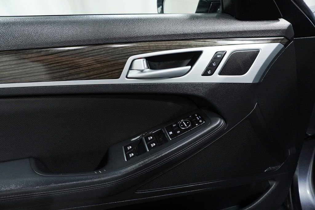 Used 2015 Hyundai Genesis 3.8 w/ Option Group 02 image 22