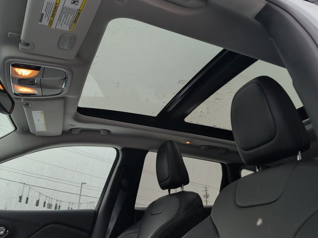 Used 2021 Jeep Cherokee Limited image 24