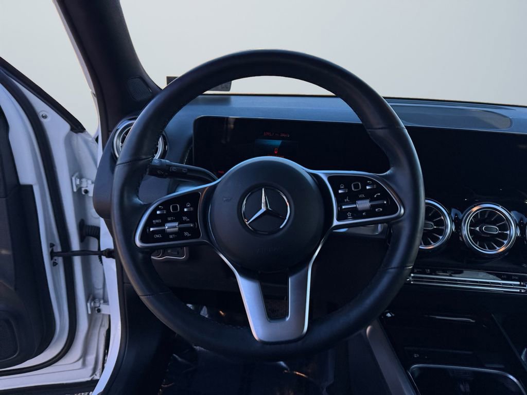 Used 2022 Mercedes-Benz GLB 250 4MATIC image 12