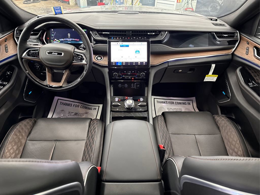 Used 2023 Jeep Grand Cherokee Summit image 23
