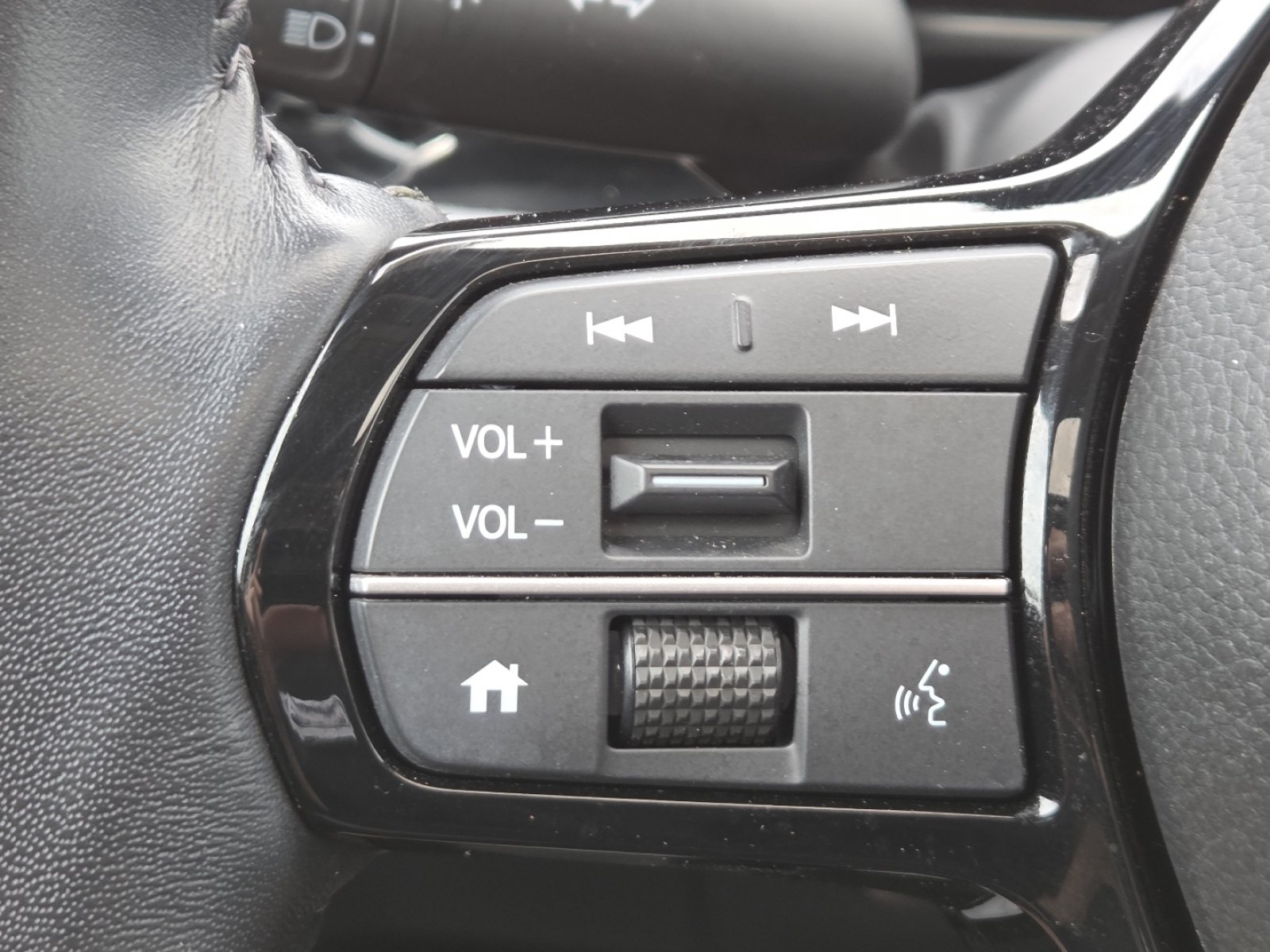 Used 2025 Honda CR-V EX-L image 34