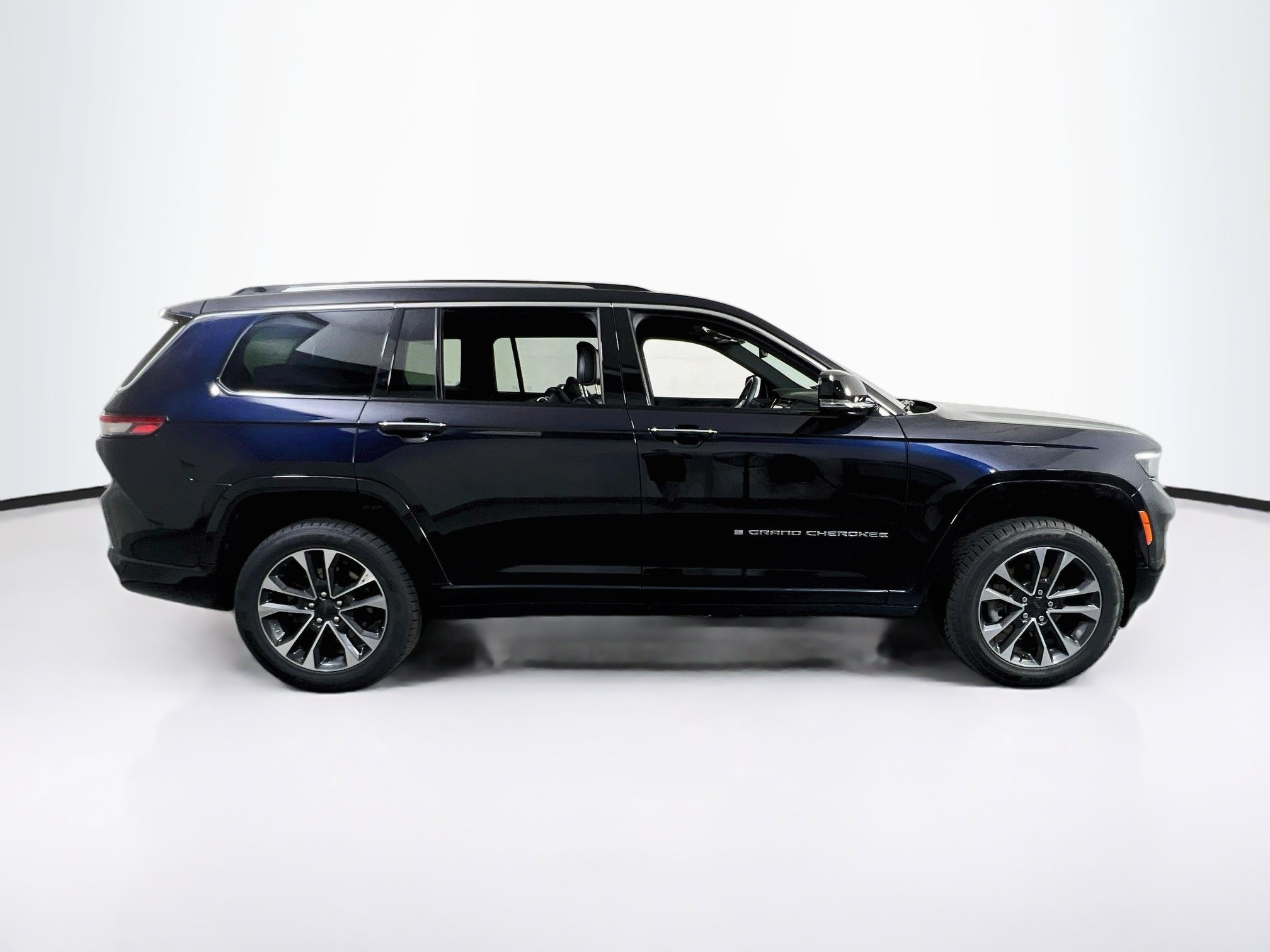 Used 2023 Jeep Grand Cherokee L Overland AWD/4WD image 4