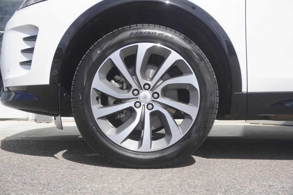 Used 2025 Land Rover Discovery Sport Dynamic SE image 32