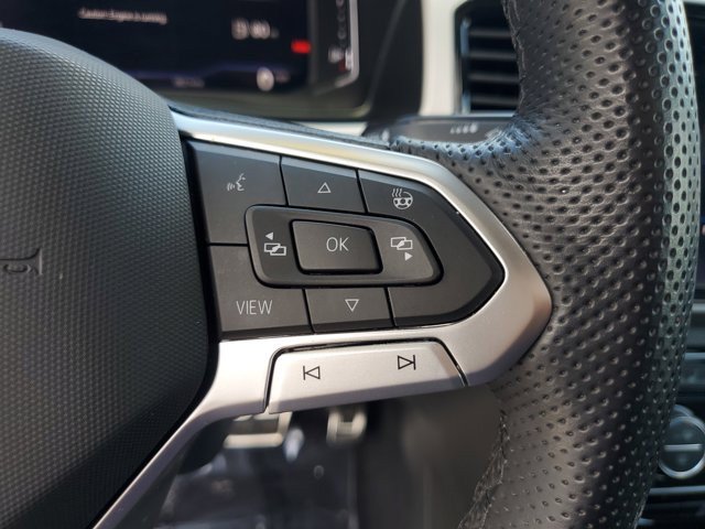 Used 2022 Volkswagen Atlas Cross Sport SEL R-Line AWD/4WD image 31