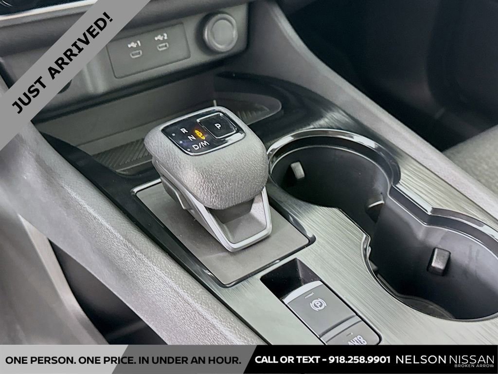 Certified 2025 Nissan Rogue SV image 16