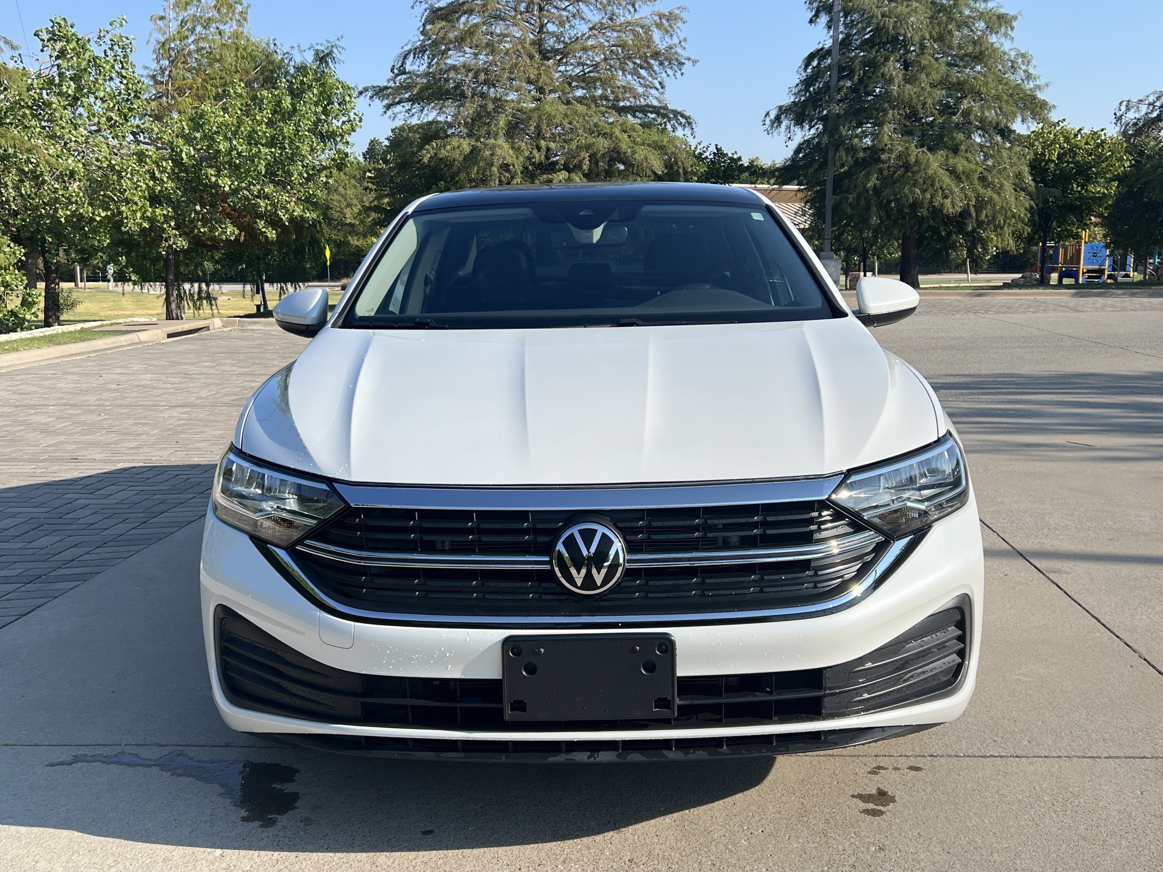 Used 2024 Volkswagen Jetta SE FWD image 3