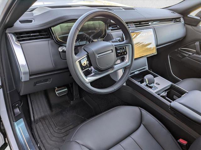 New 2026 Land Rover Range Rover Long Wheelbase SE image 3