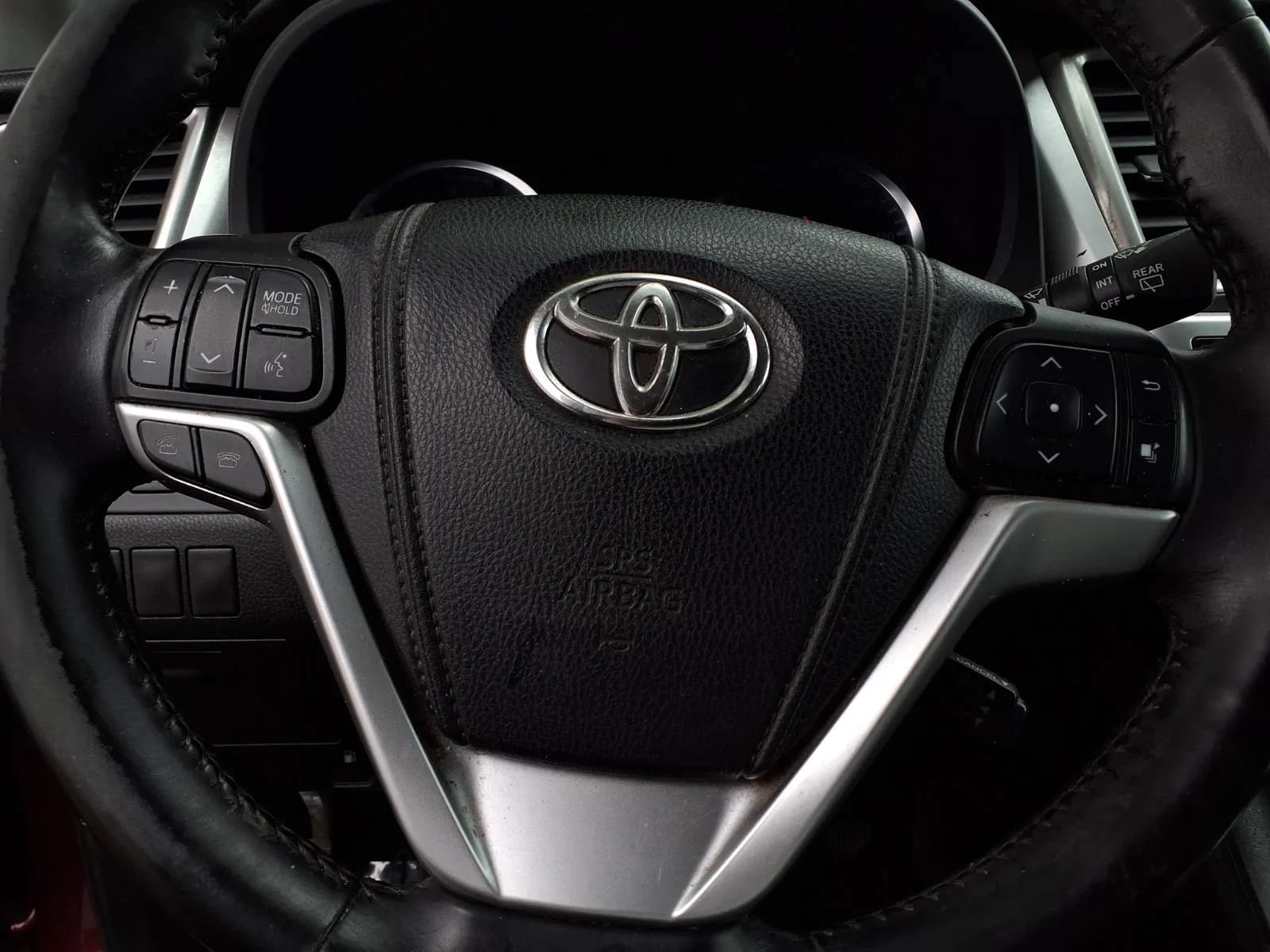 Used 2014 Toyota Highlander XLE FWD image 8