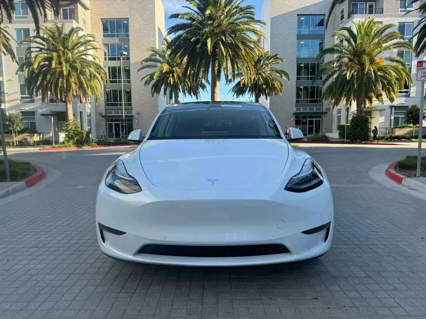 Used 2021 Tesla Model Y Long Range image 2