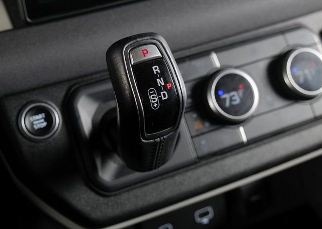 Used 2020 Land Rover Defender 110 SE image 14