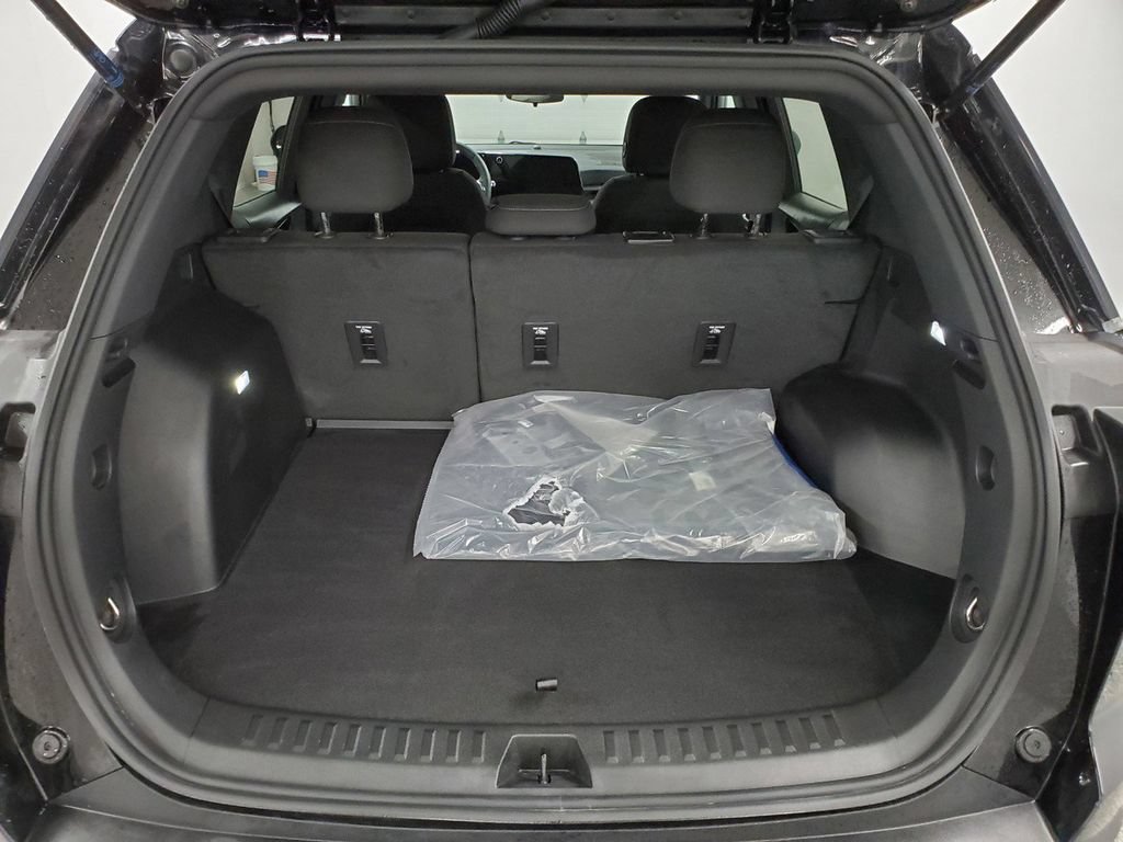 Used 2025 Chevrolet Equinox LT FWD image 23